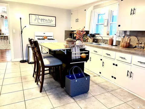 Kitchen - 421 E 3rd, Monroe, MI 48161 photo 2 of 3