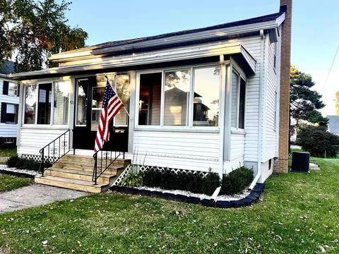 Exterior - 421 E 3rd, Monroe, MI 48161 photo 3 of 7