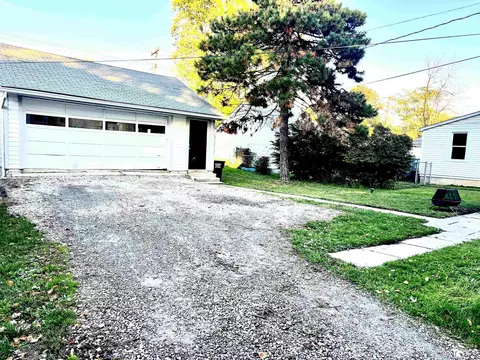 Exterior - 421 E 3rd, Monroe, MI 48161 photo 4 of 7