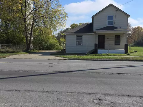 2122 S Washington, Saginaw, MI 48601