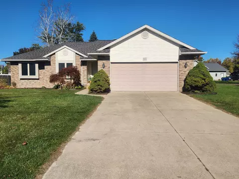 11174 Garden Rdg, Freeland, MI 48623