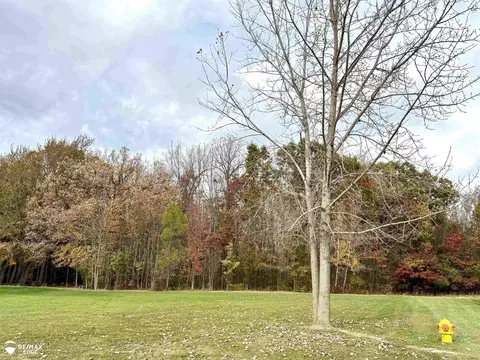 1381 Deer Crk, Grand Blanc, MI 48439