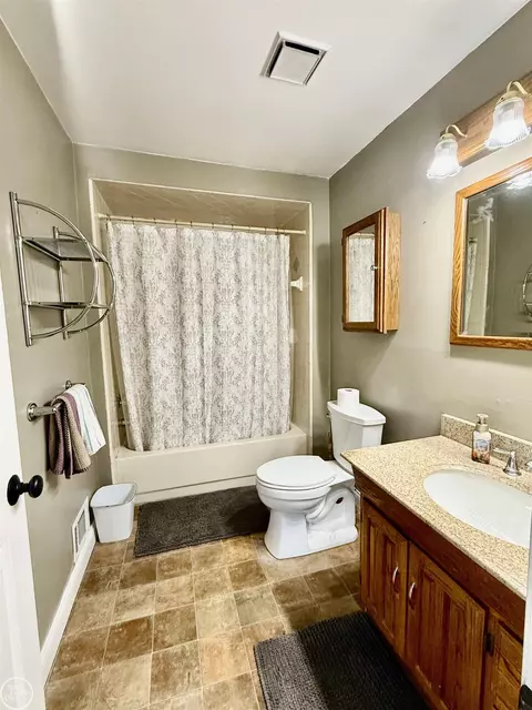 Bath - 52601 Base, New Baltimore, MI 48047 photo 1 of 4