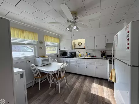 Kitchen - 52601 Base, New Baltimore, MI 48047 photo 8 of 11