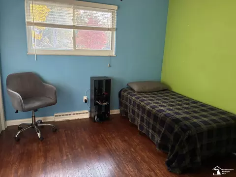 Bedroom - 7445 Tarra, Temperance, MI 48182 photo 2 of 3
