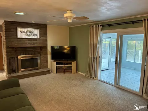 Living - 7445 Tarra, Temperance, MI 48182 photo 3 of 4