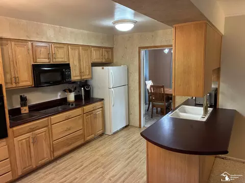 Kitchen - 7445 Tarra, Temperance, MI 48182 photo 3 of 5