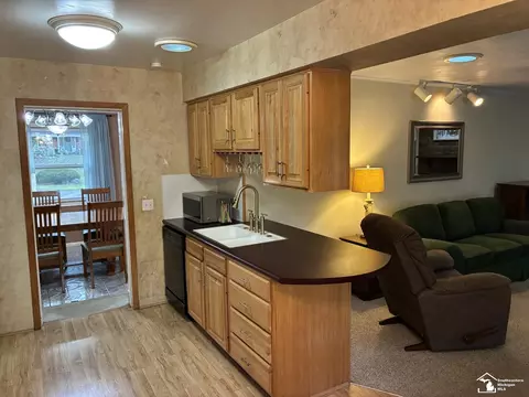 Kitchen - 7445 Tarra, Temperance, MI 48182 photo 4 of 5