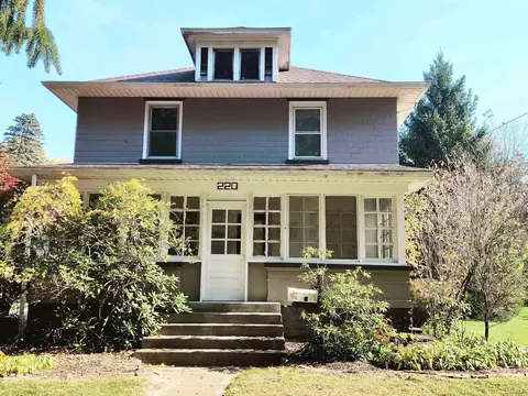 220 N N Ln, Blissfield, MI 49228