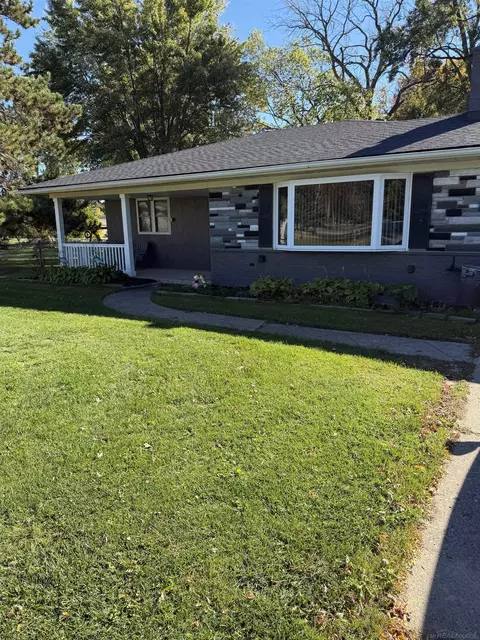 36290 Moravian, Clinton Township, MI 48035
