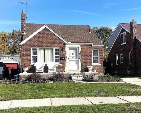 21529 Englehardt, Saint Clair Shores, MI 48080