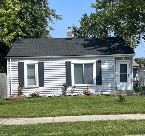 22901 Hoffman, Saint Clair Shores, MI 48082