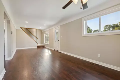 Living - 13657 Ida, Warren, MI 48089 photo 2 of 2