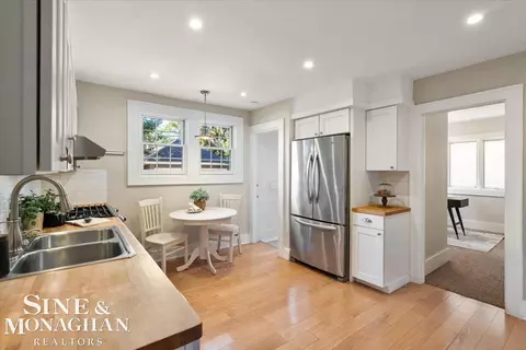 Kitchen - 865 Bedford, Grosse Pointe Park, MI 48230 photo 3 of 5