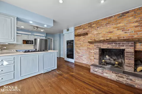 Kitchen - 20 Lakecrest, Grosse Pointe Farms, MI 48236 photo 4 of 4