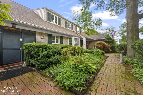 Exterior - 20 Lakecrest, Grosse Pointe Farms, MI 48236 photo 3 of 15