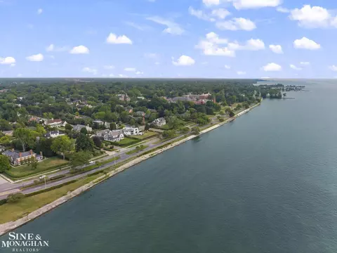View/Area - 20 Lakecrest, Grosse Pointe Farms, MI 48236 photo 4 of 17