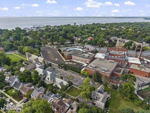 View/Area - 20 Lakecrest, Grosse Pointe Farms, MI 48236 photo 11 of 17