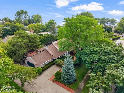 View/Area - 20 Lakecrest, Grosse Pointe Farms, MI 48236 photo 14 of 17