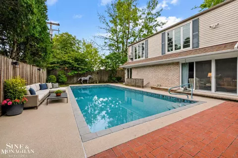 Exterior - 20 Lakecrest, Grosse Pointe Farms, MI 48236 photo 5 of 15