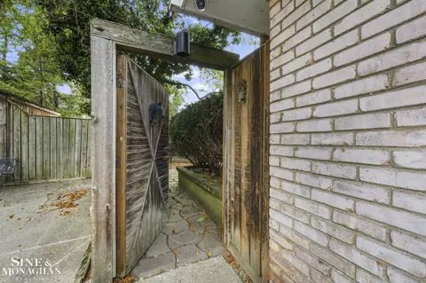 Exterior - 20 Lakecrest, Grosse Pointe Farms, MI 48236 photo 7 of 15