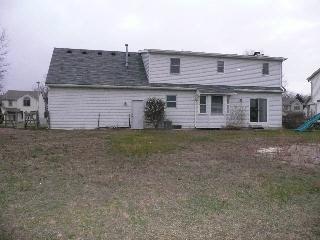 7357 Apple Grove Ln, Temperance, MI 48182 photo 3