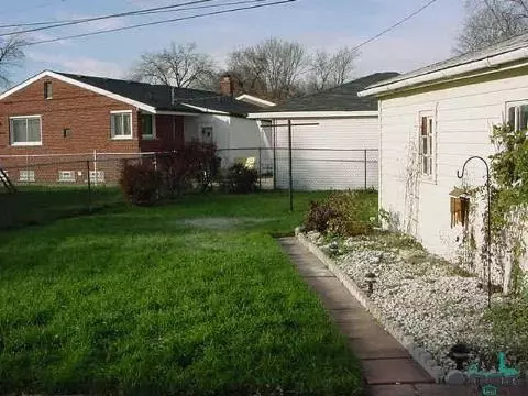 32435 Exeter, Warren, MI 48092 photo 6
