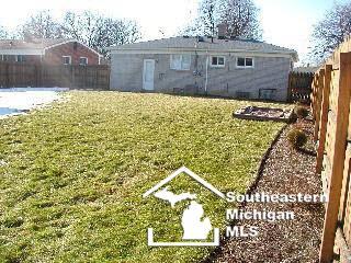 230 Theodore Dr, Monroe, MI 48162 photo 3