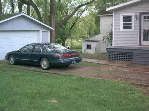1827 Lansing, Jackson, MI 49202 photo 3