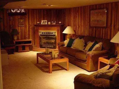 477 Everett, Milan, MI 48160 photo 5