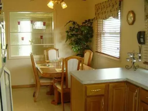 477 Everett, Milan, MI 48160 photo 3