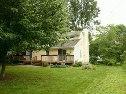 809 Barton, Ann Arbor, MI 48105 photo 2