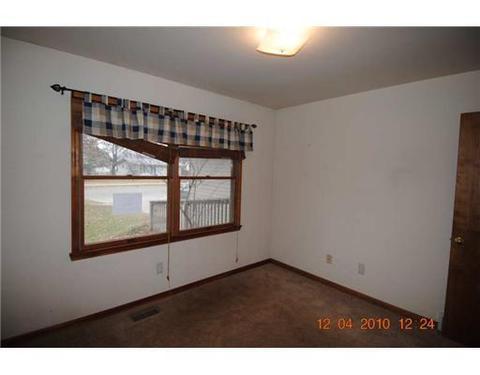 134 Burt, Tecumseh, MI 49286 photo 6