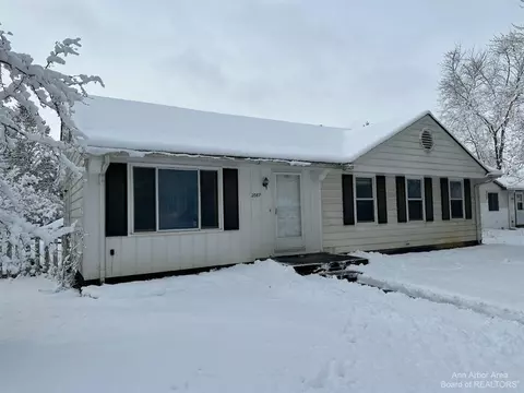 2087 Stratton, Ann Arbor, MI 48108
