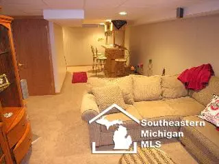 2210 Willow Bnd, Temperance, MI 48182 photo 18