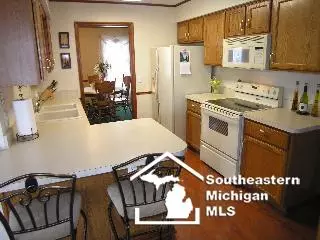 2210 Willow Bnd, Temperance, MI 48182 photo 7