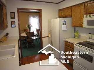 2210 Willow Bnd, Temperance, MI 48182 photo 6