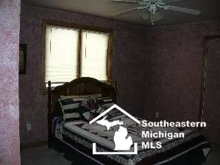 2803 E Country, Monroe, MI 48162 photo 9