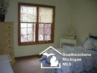 2803 E Country, Monroe, MI 48162 photo 8