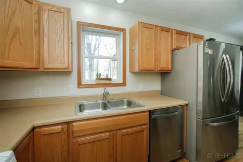 111 Elk, Marshall, MI 49068 photo 6