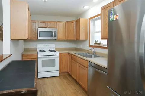 111 Elk, Marshall, MI 49068 photo 5