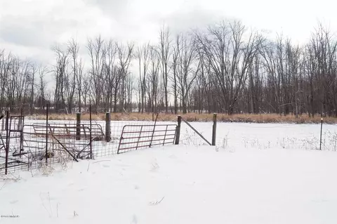 466 R Dr S, Fulton, MI 49052 photo 22