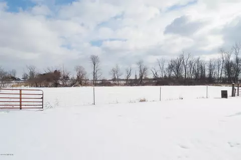 466 R Dr S, Fulton, MI 49052 photo 23