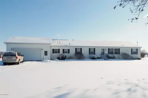66139 Klett Rd, Constantine, MI 49042 photo 2