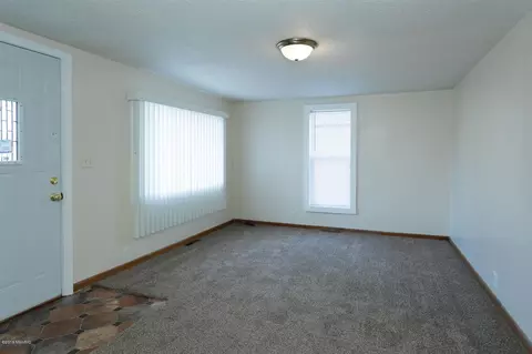 1040 S Constantine, Three Rivers, MI 49093 photo 3