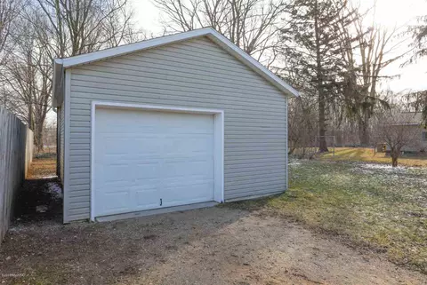 1040 S Constantine, Three Rivers, MI 49093 photo 14
