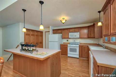 951 Grindle, Lowell, MI 49331 photo 5
