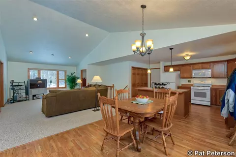951 Grindle, Lowell, MI 49331 photo 2