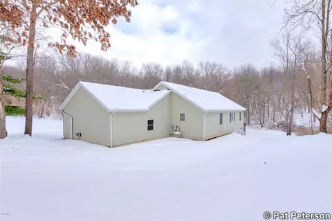 951 Grindle, Lowell, MI 49331 photo 28