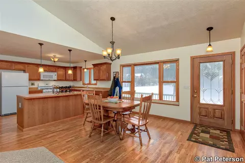 951 Grindle, Lowell, MI 49331 photo 4